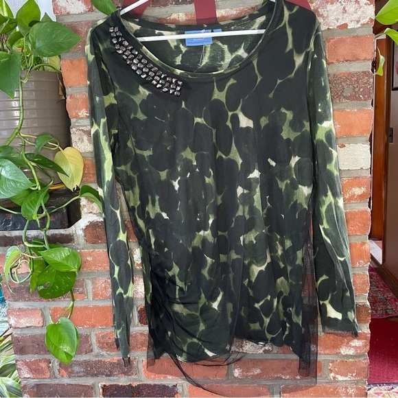 Vera wang green mesh top - Picture 2 of 3